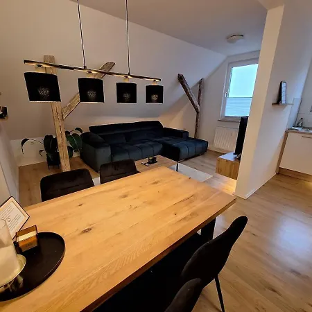 Charming Attic With Wi-fi & 4 Single Beds * ビーレフェルト