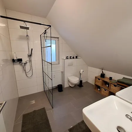 Charming Attic With Wi-fi & 4 Single Beds ビーレフェルト